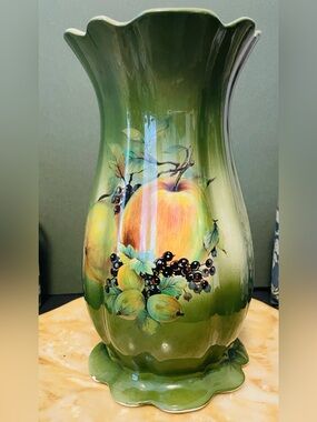 Vtg. MCM Old Windsor Pottery Fruit Orchard Ceramic Vase. Staffordshire England